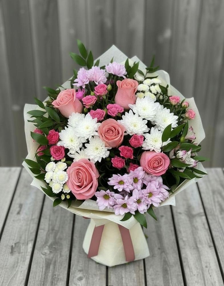 Букет цветов из: Альстромерии, Гвоздики, Розы и Хризантемы в Бутово