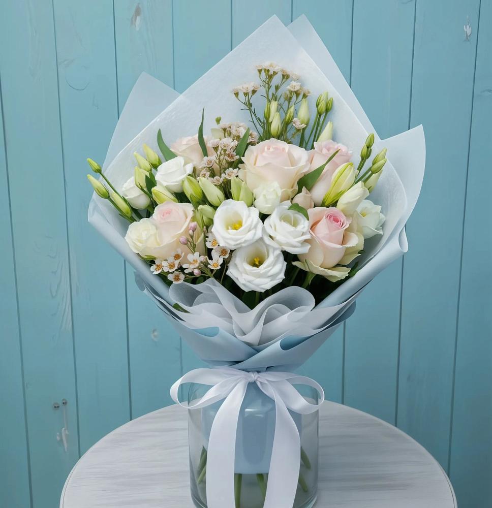 Букет цветов из: Розы и Лизиантусы в Бутово