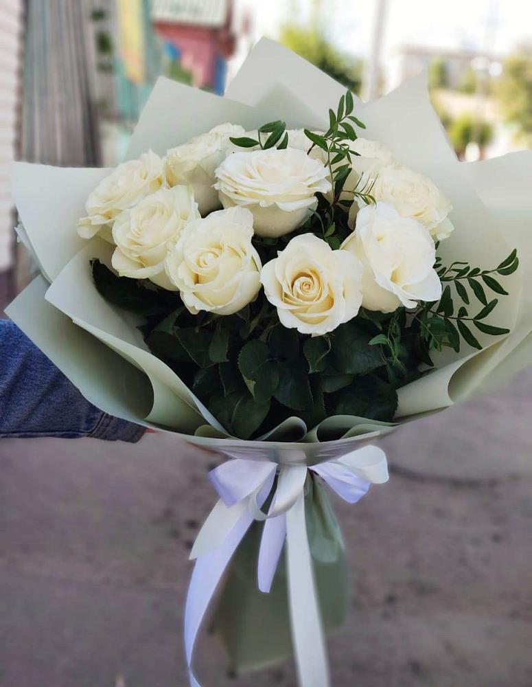 Букет Белые розы Проуд в Бутово