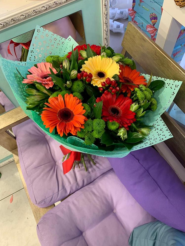 Букет цветов из: Герберы, Хризантемы и Альстромерии в Бутово