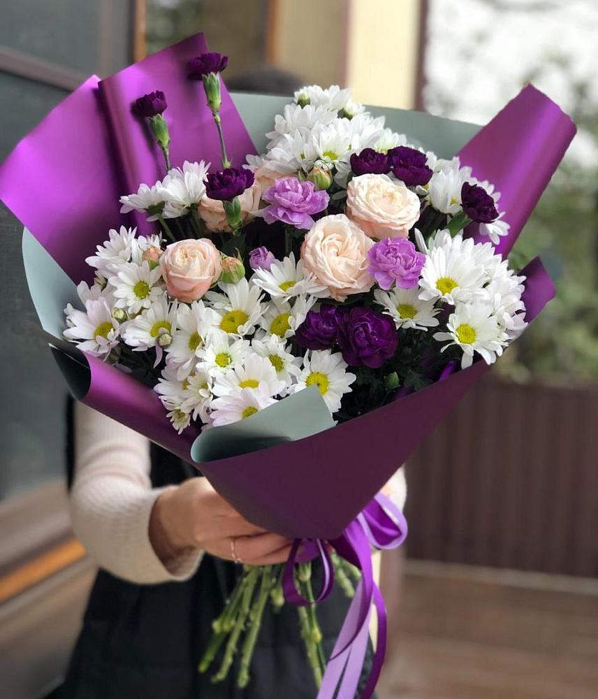 Букет цветов из: Хризантемы, Гвоздики и Розы в Бутово