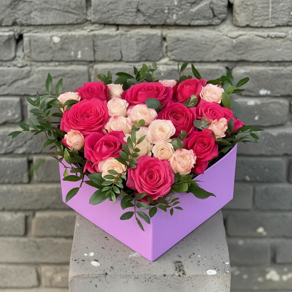 Цветочная композиция из Розы в коробке в Бутово
