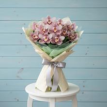Букет цветов из:  Орхидеи и Розы в Бутово