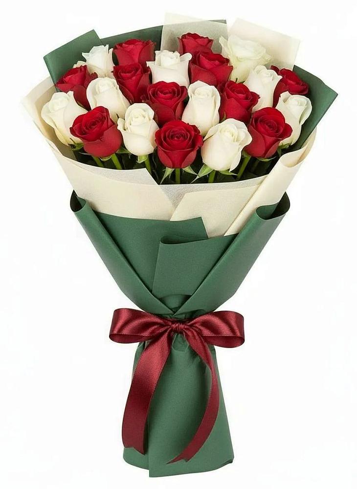 Букет Микс из красных и белых роз в Бутово