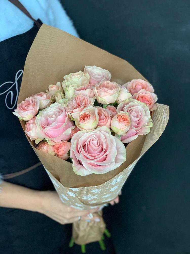 Букет цветов из: Хризантемы и Розы в Бутово