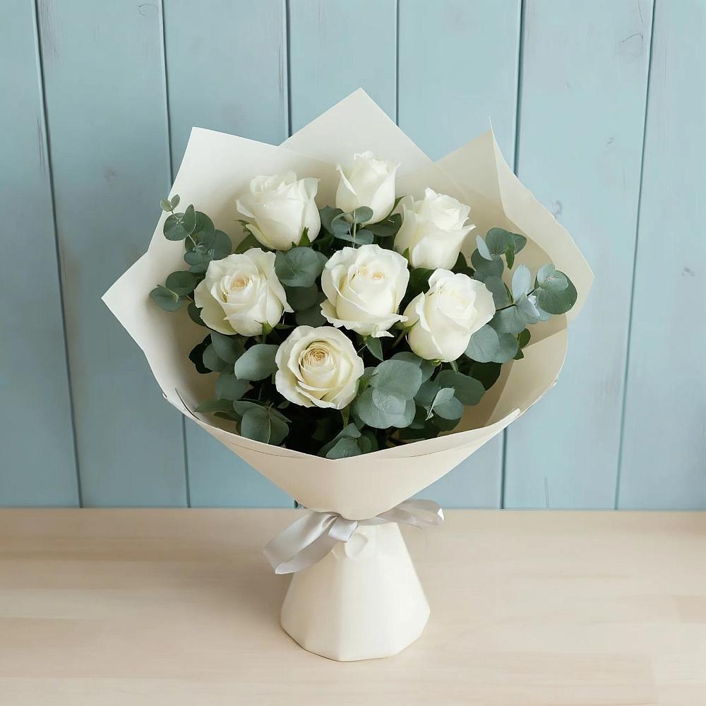 Букет Белые розы в Эвкалипте в Бутово