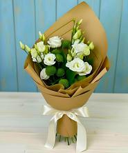 Букет цветов из:  Хризантемы и Лизиантусы в Бутово