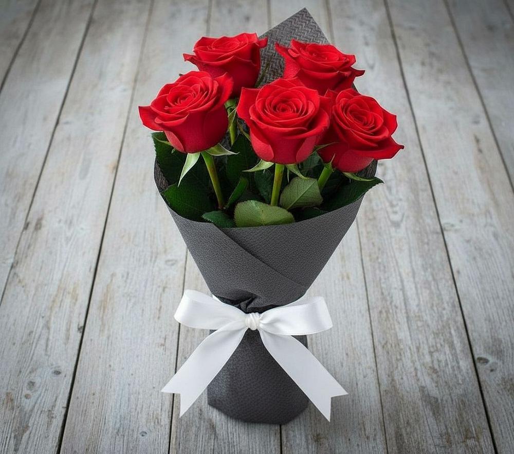 Букет 5 Красных роз Эдлесс Лав в Бутово