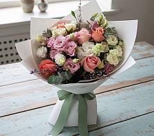 Букет цветов из:  Розы, Лизиантусы и Гвоздики в Бутово