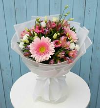 Букет цветов из:  Герберы, Альстромерии и Лизиантусы в Бутово