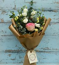 Букет цветов из:  Розы и Лизиантусы в Бутово