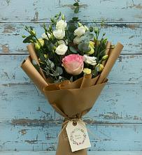 Букет цветов из:  Розы и Лизиантусы в Бутово