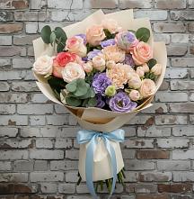 Букет цветов из:  Розы, Лизиантусы и Гвоздики в Бутово