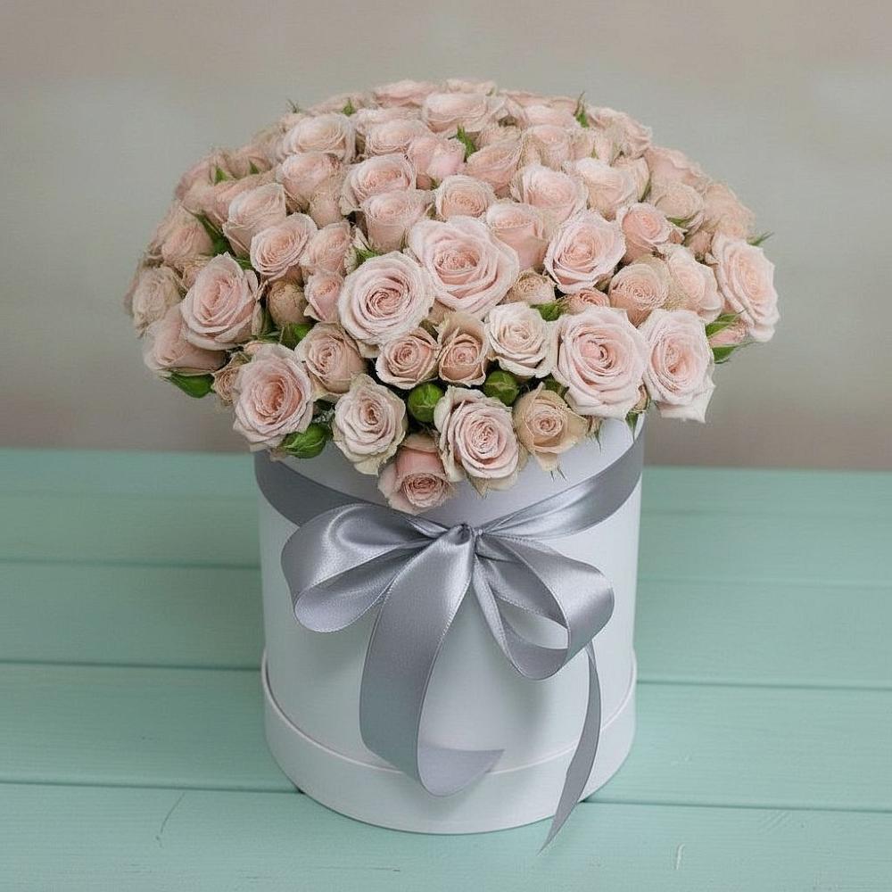 Цветочная композиция из Розы в шляпной коробке в Бутово